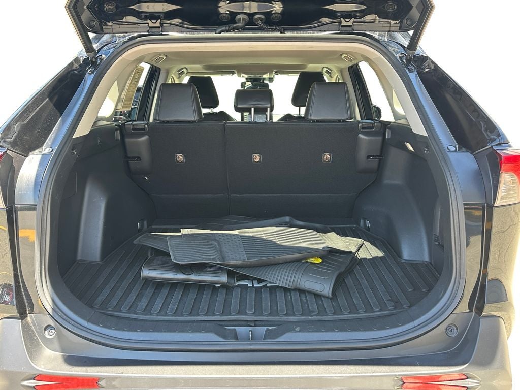 2022 Toyota RAV4 Hybrid XLE Premium