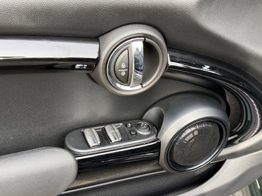 2017 MINI John Cooper Works Base