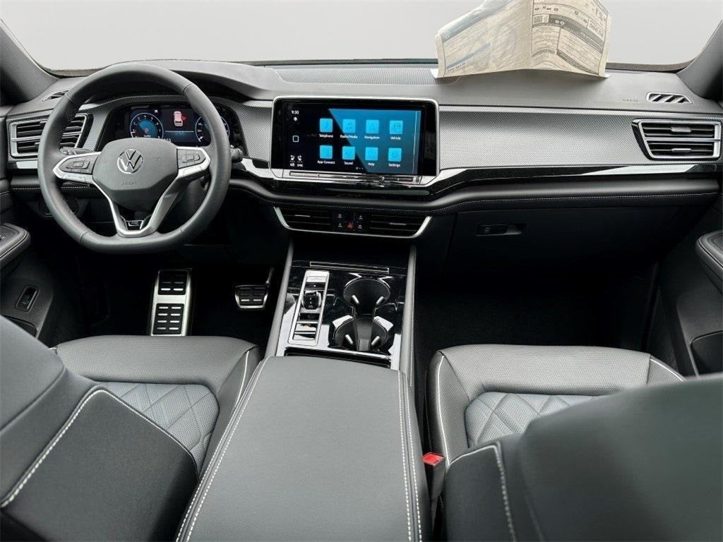 2025 Volkswagen Atlas Cross Sport 2.0T SEL Premium R-Line