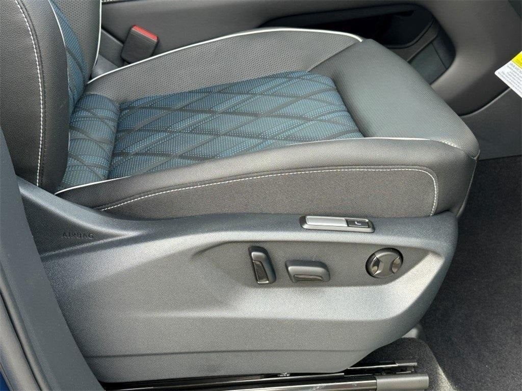 2025 Volkswagen Atlas Cross Sport 2.0T SEL Premium R-Line