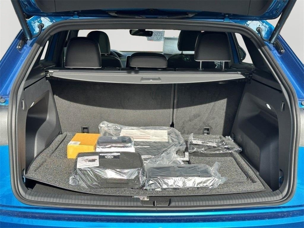 2025 Volkswagen Atlas Cross Sport 2.0T SEL Premium R-Line