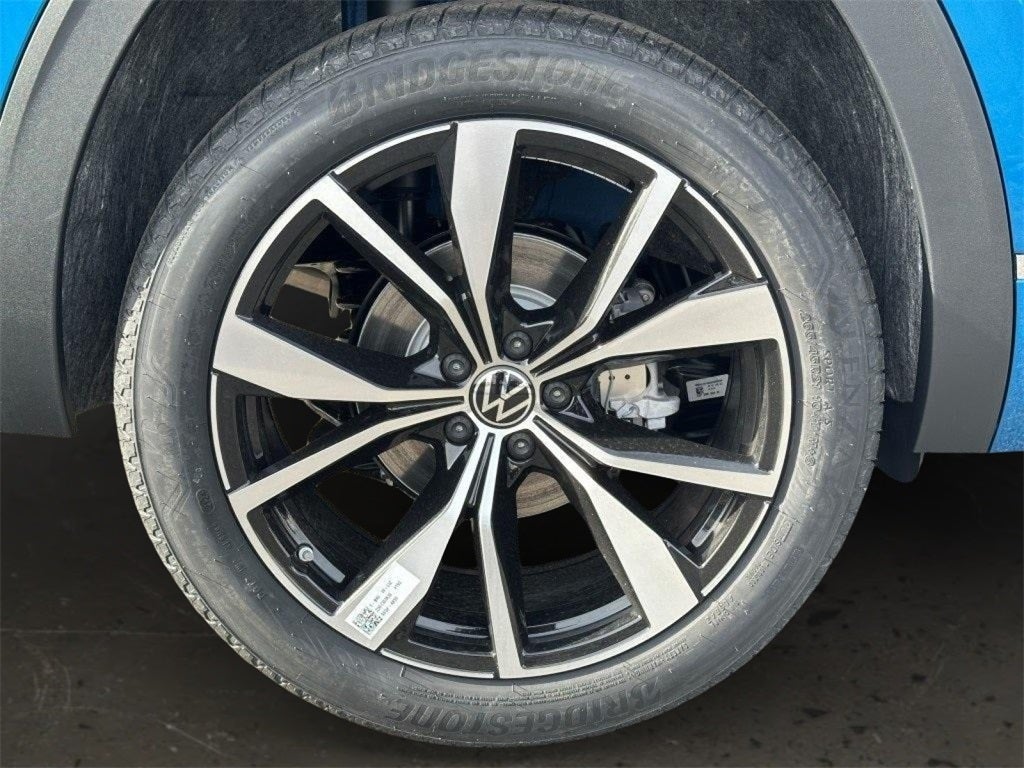 2025 Volkswagen Atlas Cross Sport 2.0T SEL Premium R-Line