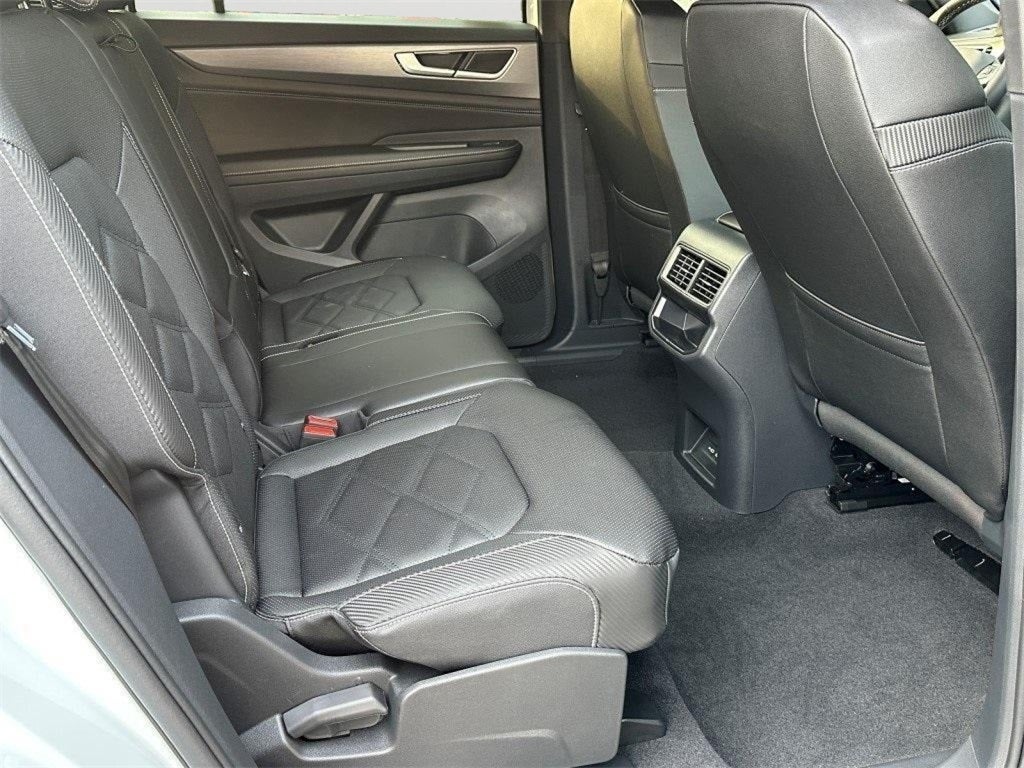 2025 Volkswagen Atlas Cross Sport 2.0T SE