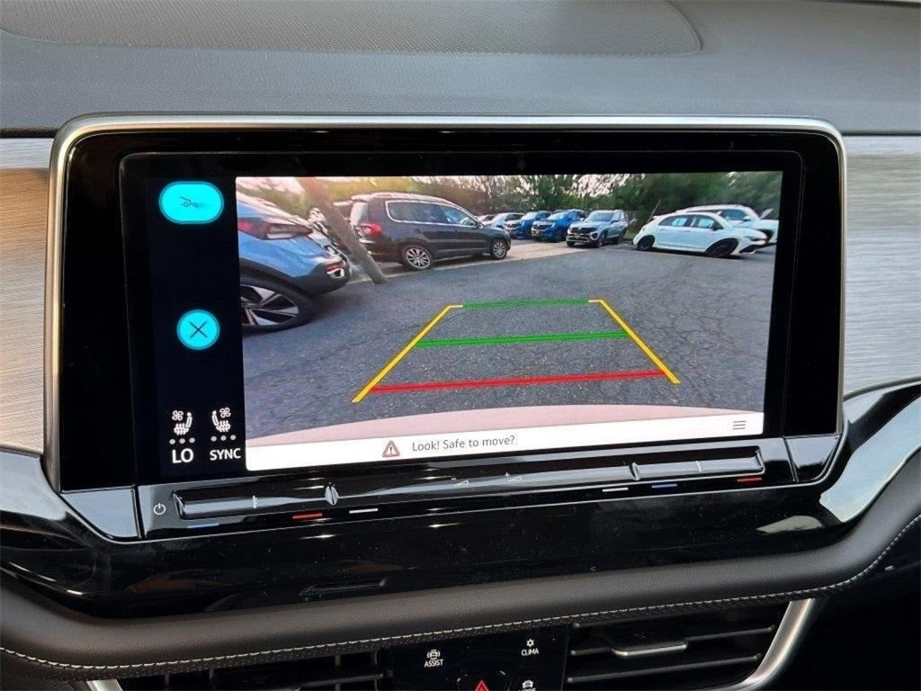 2025 Volkswagen Atlas Cross Sport 2.0T SE