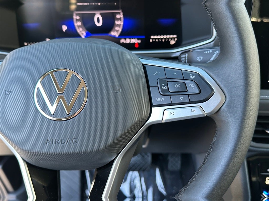 2025 Volkswagen Taos 1.5T SE Black