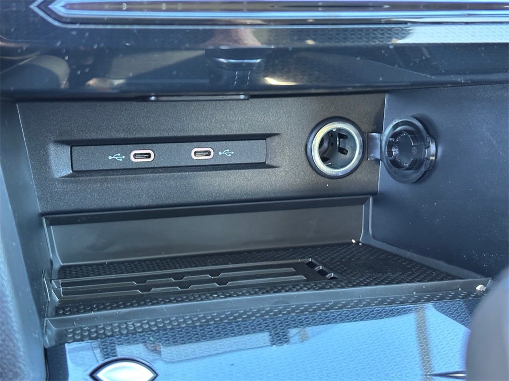 2025 Volkswagen Taos 1.5T SE Black