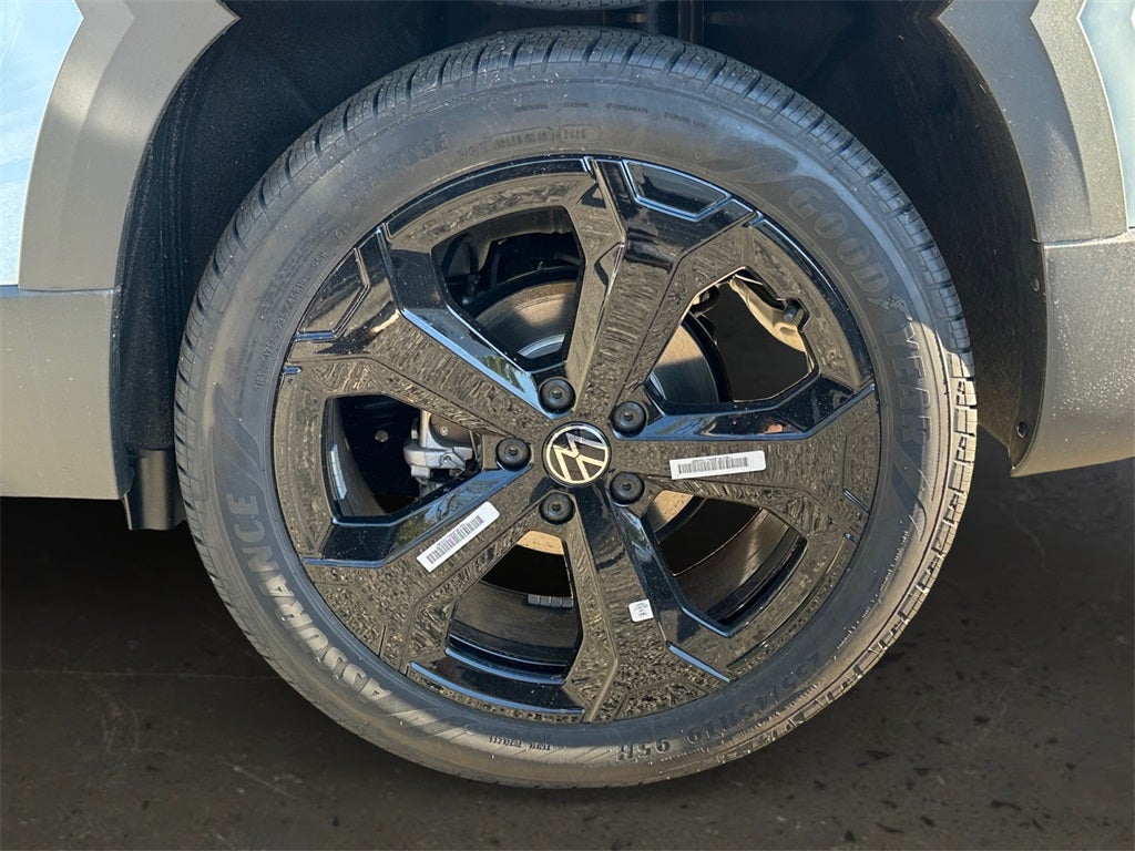 2025 Volkswagen Taos 1.5T SE Black