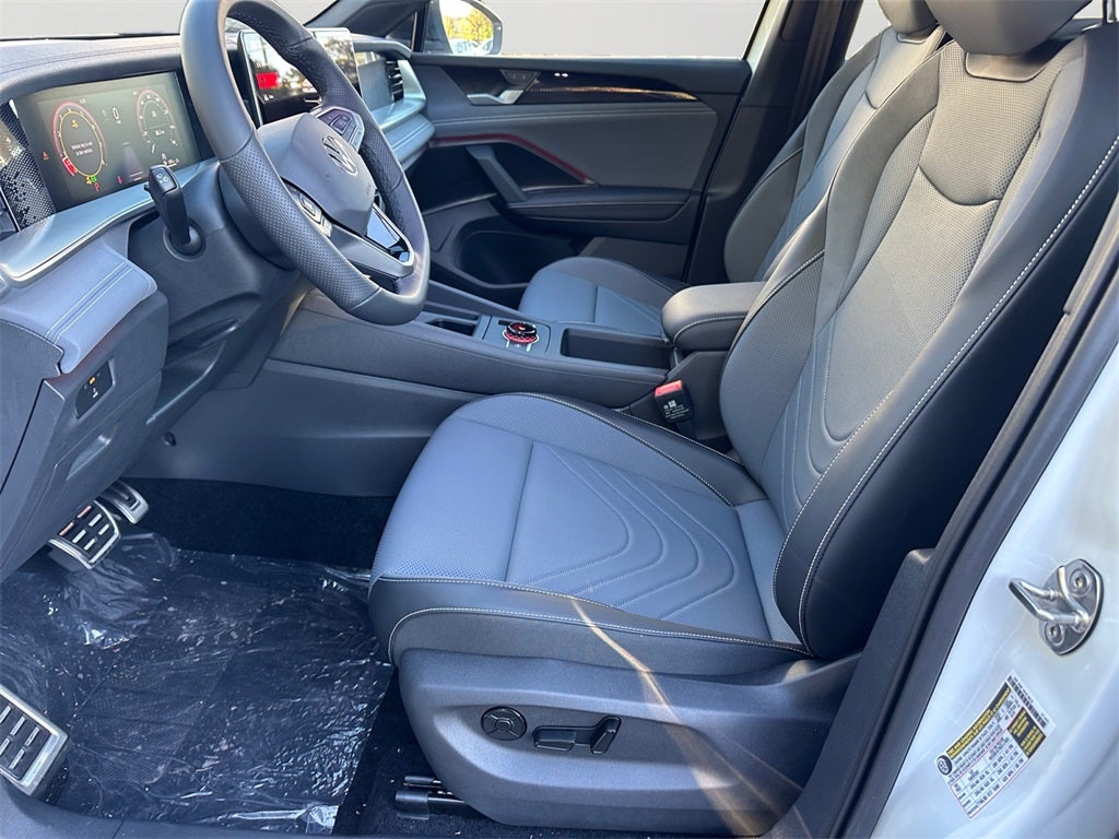 2025 Volkswagen Tiguan 2.0T SE R-Line Black