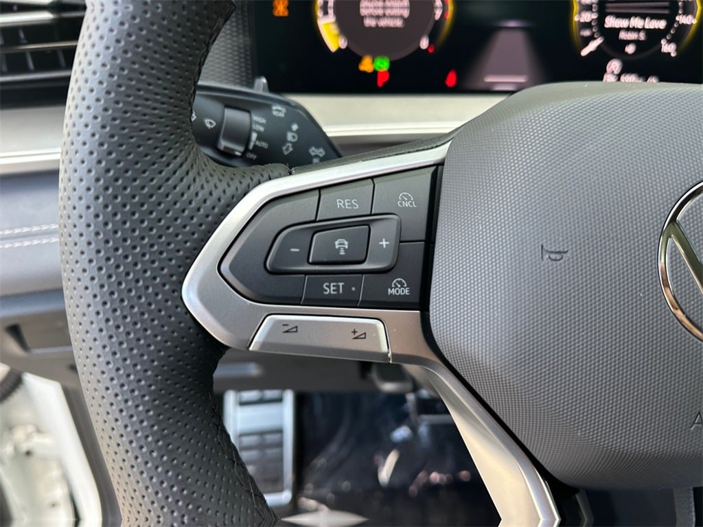 2025 Volkswagen Tiguan 2.0T SE R-Line Black