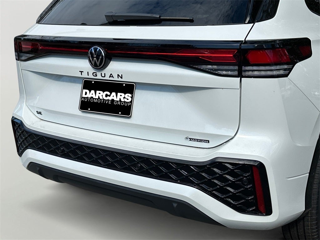 2025 Volkswagen Tiguan 2.0T SE R-Line Black