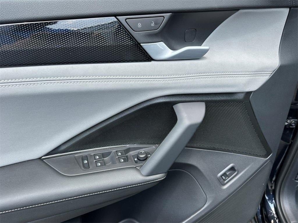 2025 Volkswagen Tiguan 2.0T SE R-Line Black