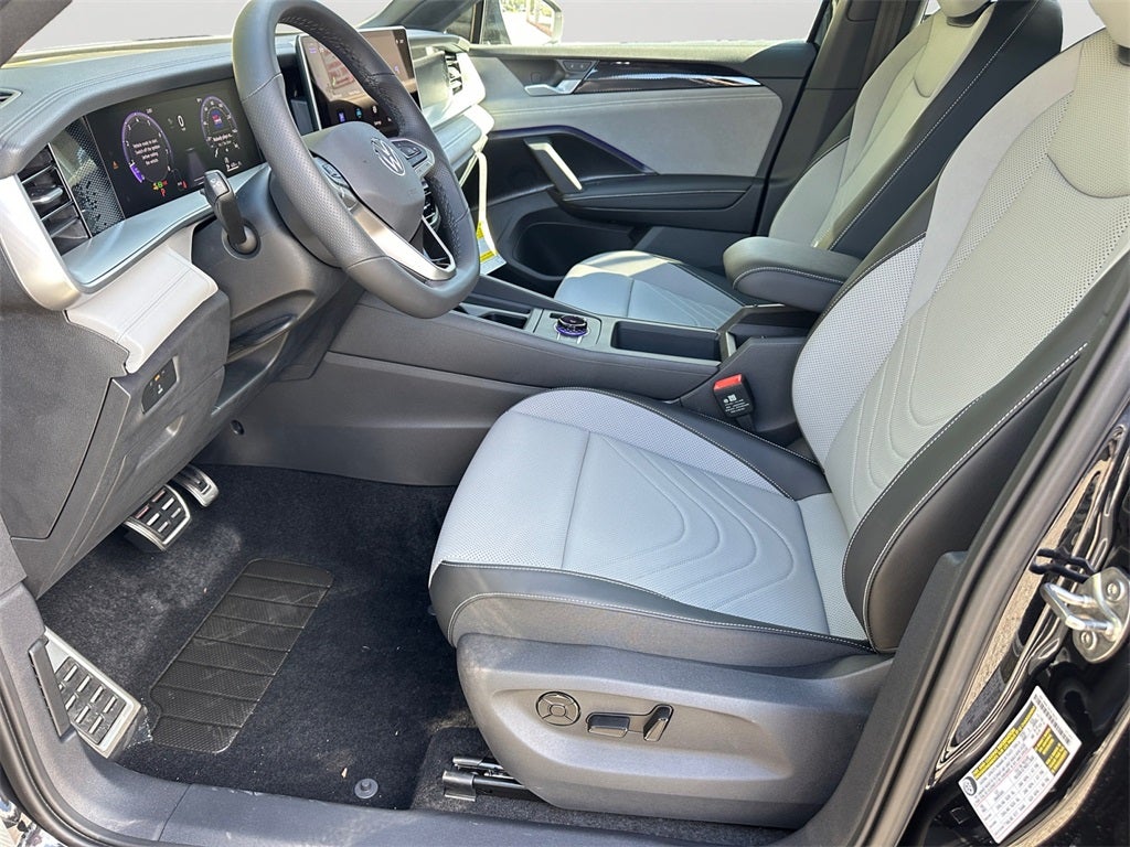 2025 Volkswagen Tiguan 2.0T SE R-Line Black