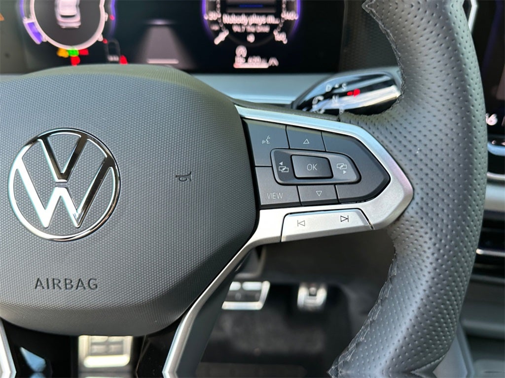 2025 Volkswagen Tiguan 2.0T SE R-Line Black