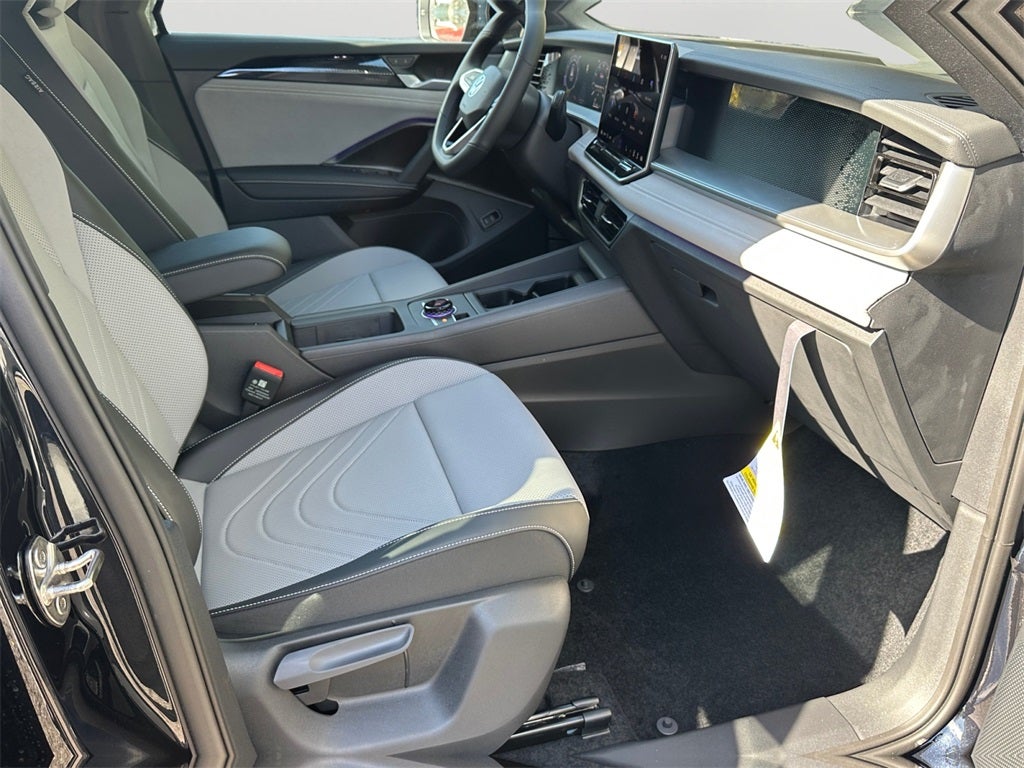 2025 Volkswagen Tiguan 2.0T SE R-Line Black