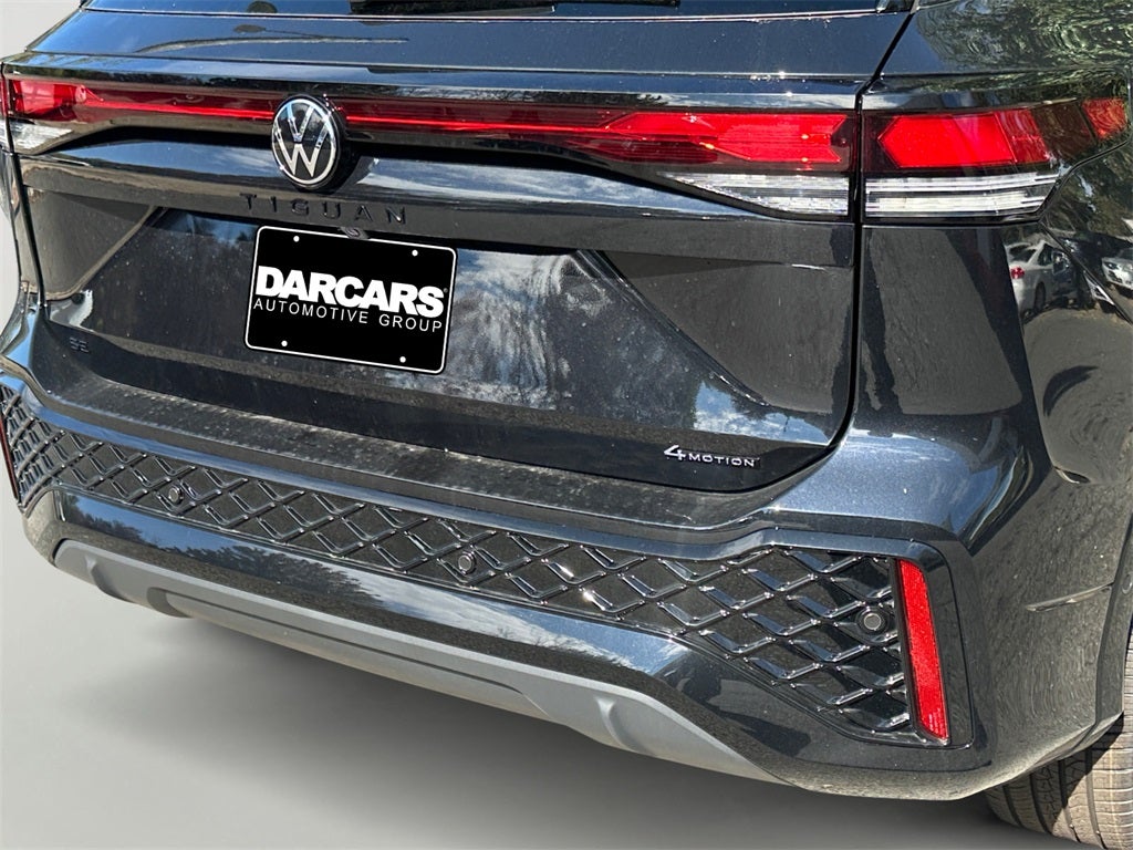 2025 Volkswagen Tiguan 2.0T SE R-Line Black