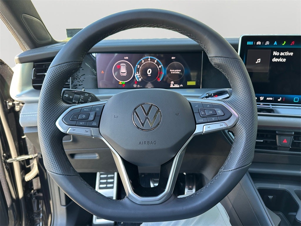 2025 Volkswagen Tiguan 2.0T SE R-Line Black