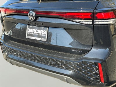 2025 Volkswagen Tiguan 2.0T SE R-Line Black