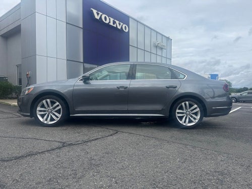 2017 Volkswagen Passat SEL Premium