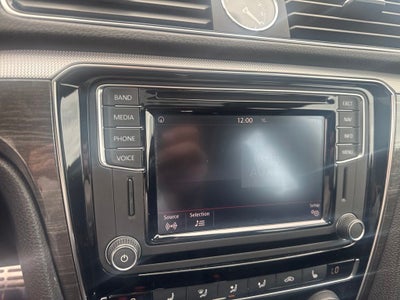 2017 Volkswagen Passat SEL Premium