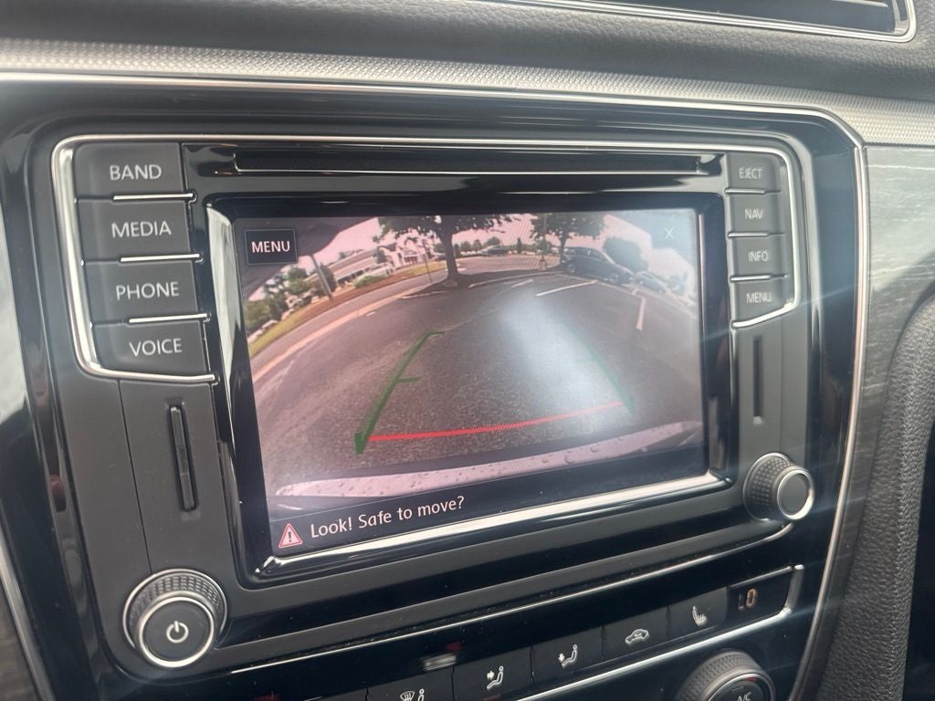 2017 Volkswagen Passat SEL Premium