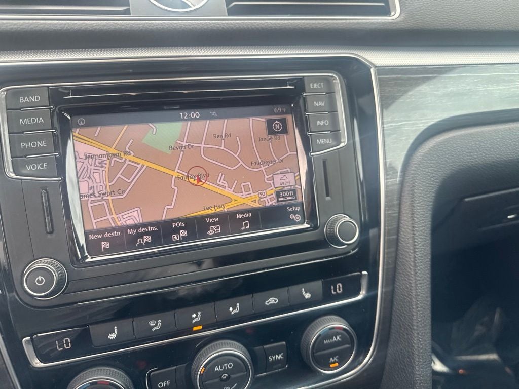 2017 Volkswagen Passat SEL Premium