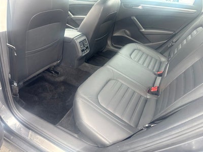 2017 Volkswagen Passat SEL Premium