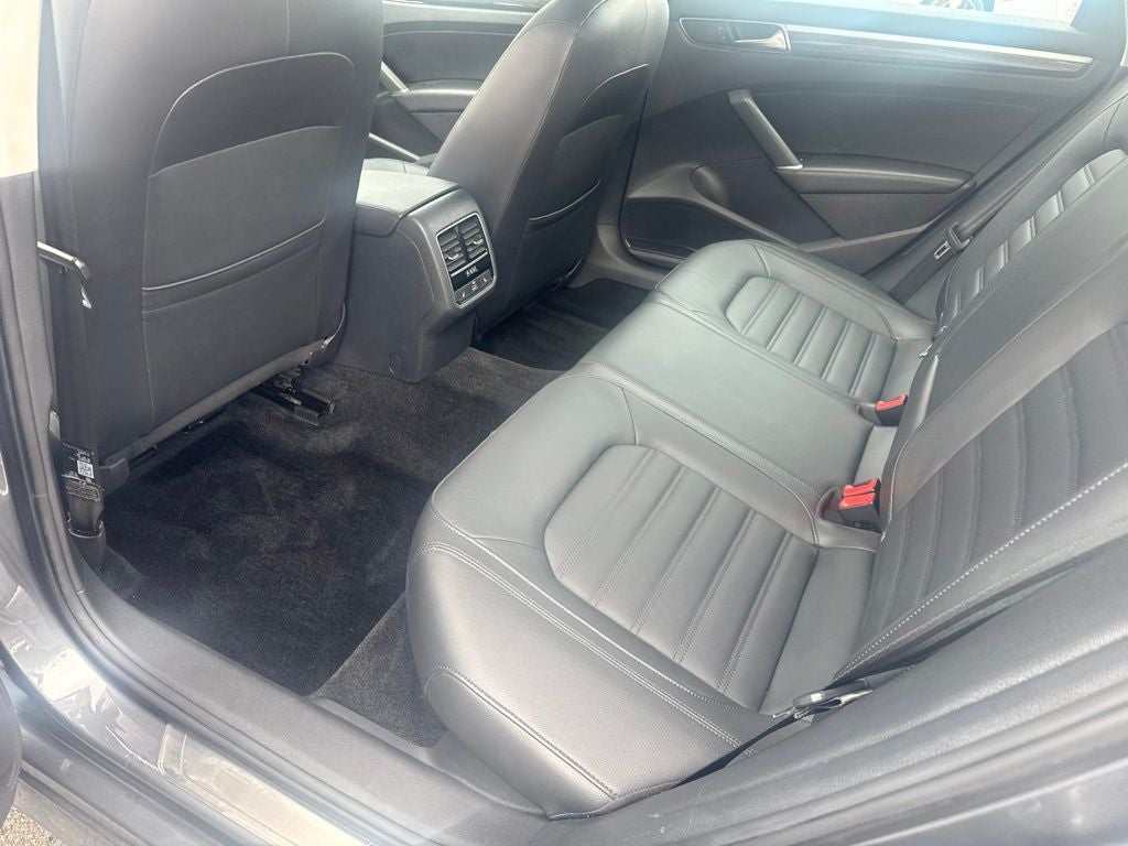 2017 Volkswagen Passat SEL Premium