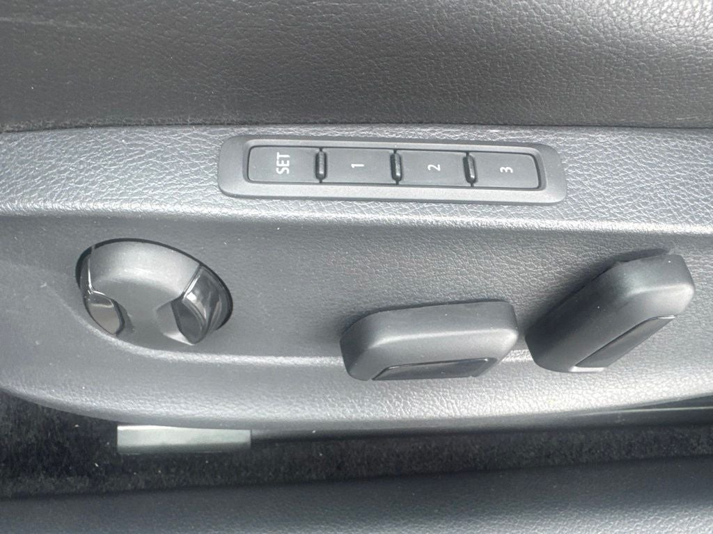 2017 Volkswagen Passat SEL Premium