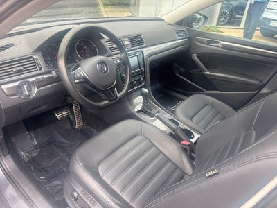 2017 Volkswagen Passat SEL Premium