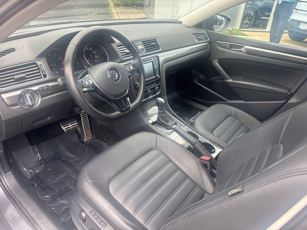 2017 Volkswagen Passat SEL Premium