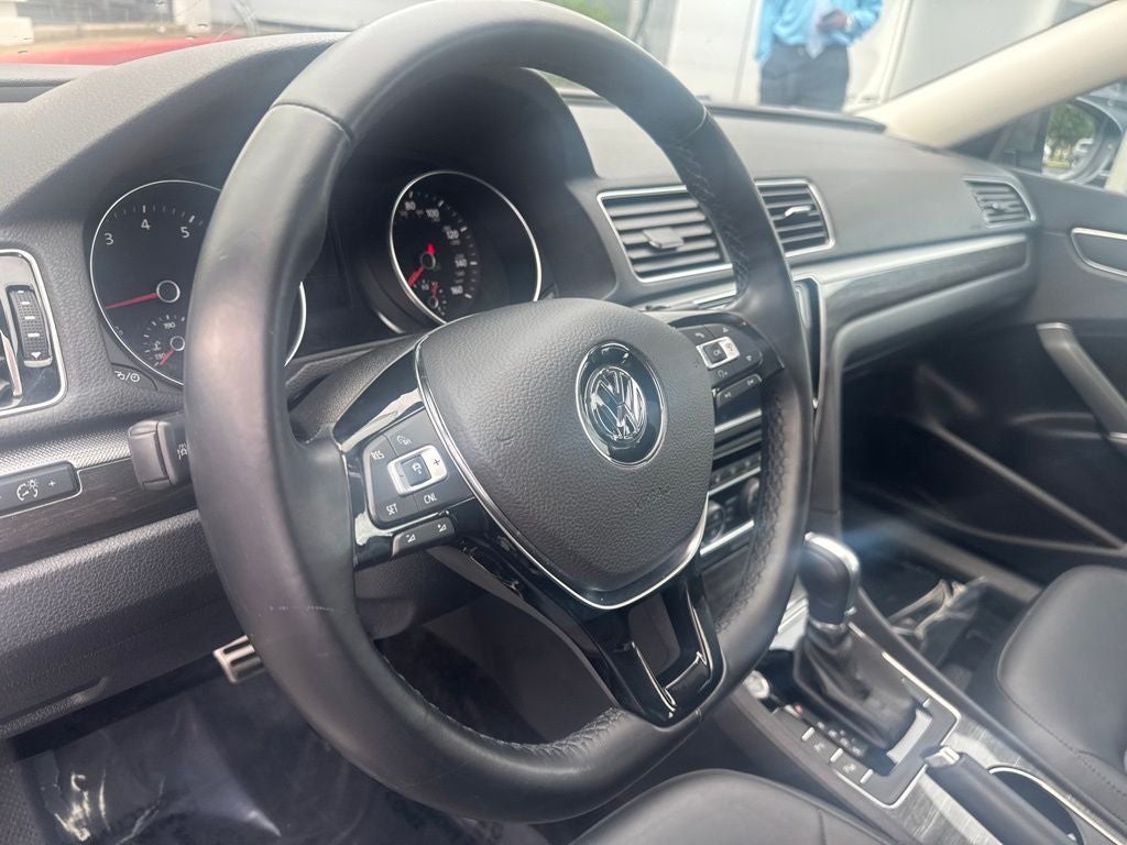 2017 Volkswagen Passat SEL Premium