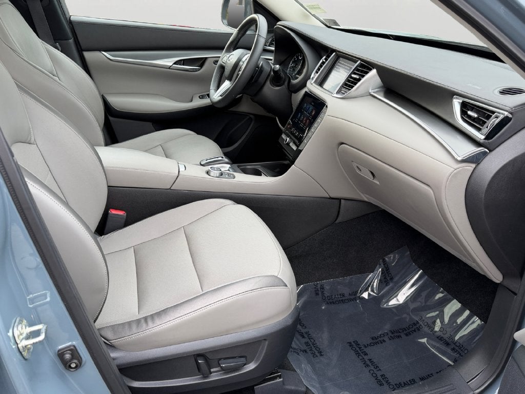 2023 INFINITI QX50 LUXE