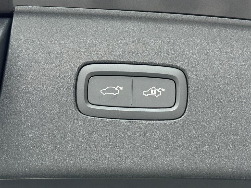 2025 Volvo EX90 Twin Motor Plus 7-Seater