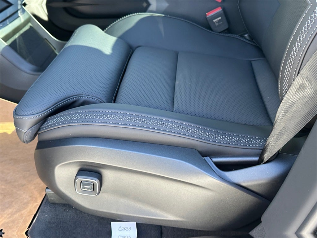 2025 Volvo EX90 Twin Motor Ultra 7-Seater