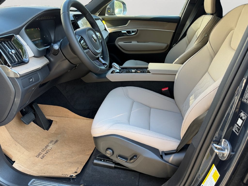 2026 Volvo XC90 B6 Plus 6-Seater