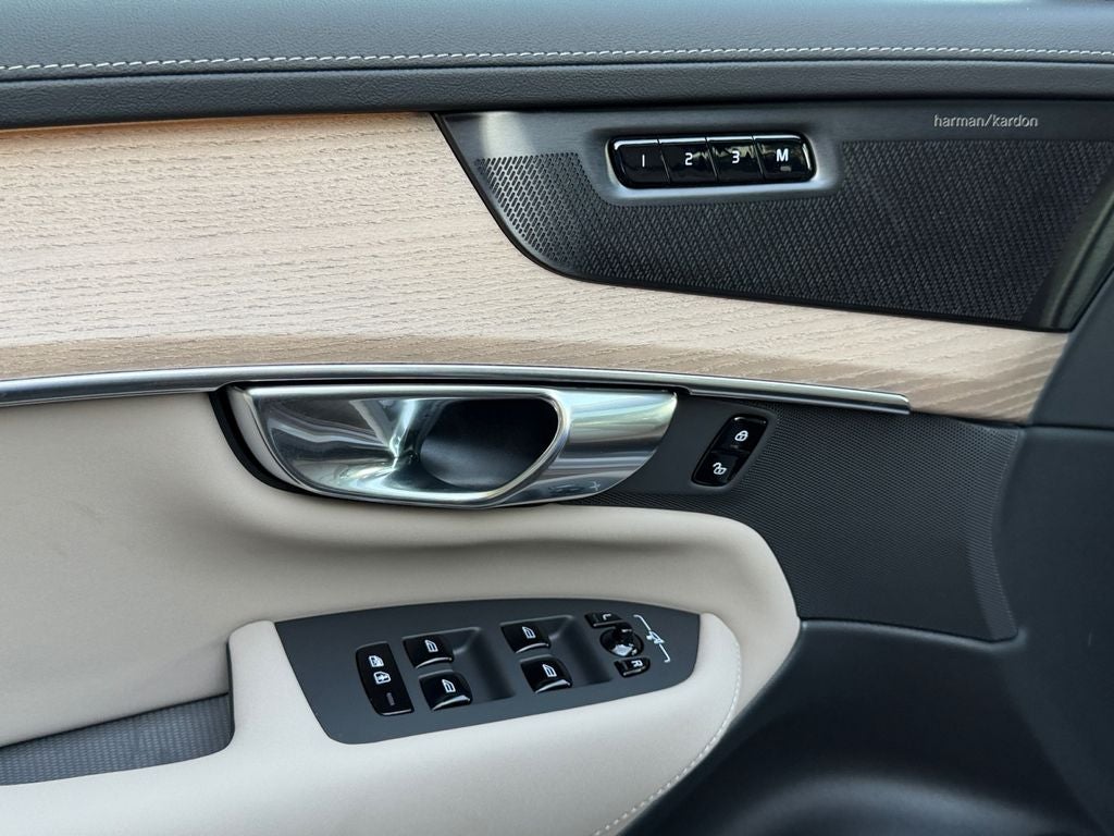 2026 Volvo XC90 B6 Ultra