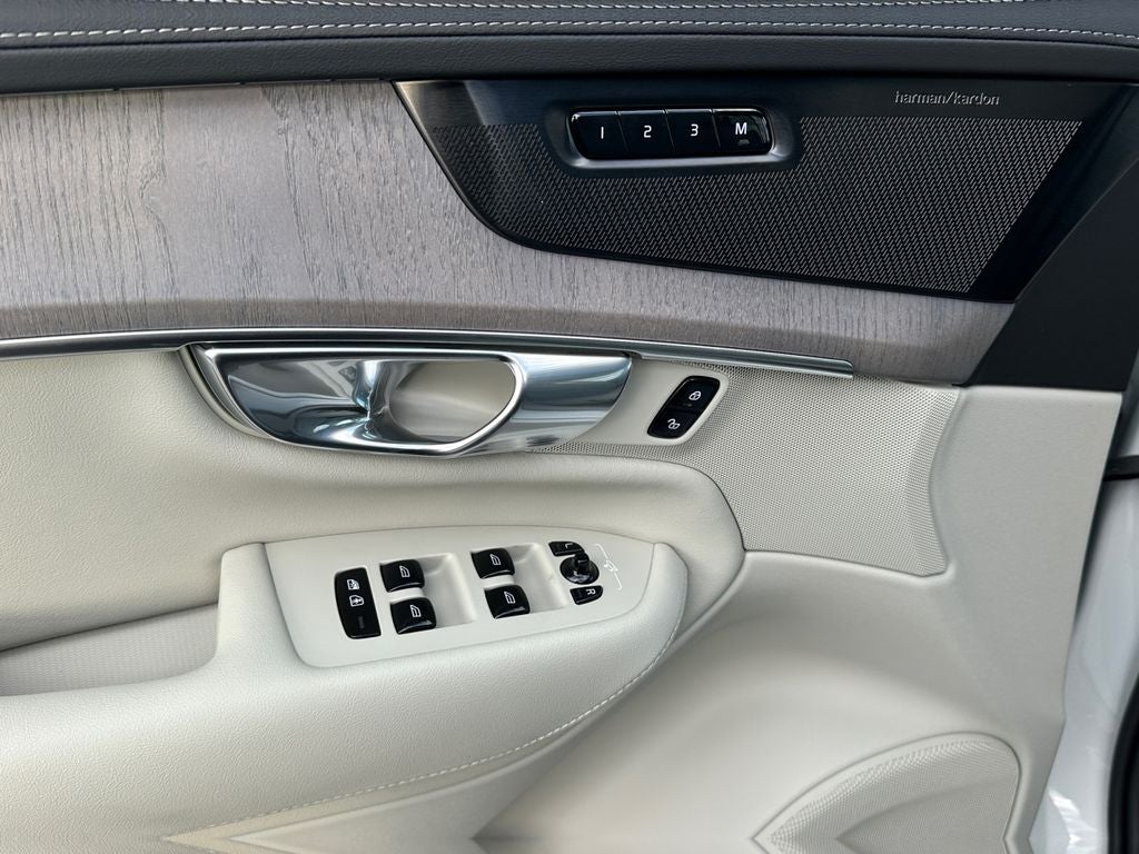 2026 Volvo XC90 B6 Ultra