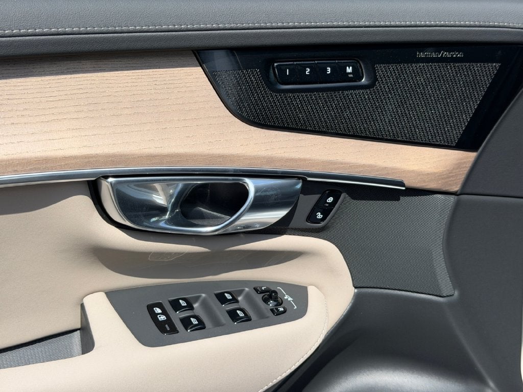 2026 Volvo XC90 B6 Plus 7-Seater