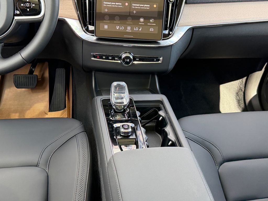 2027 Volvo XC90 B6 Plus 7-Seater