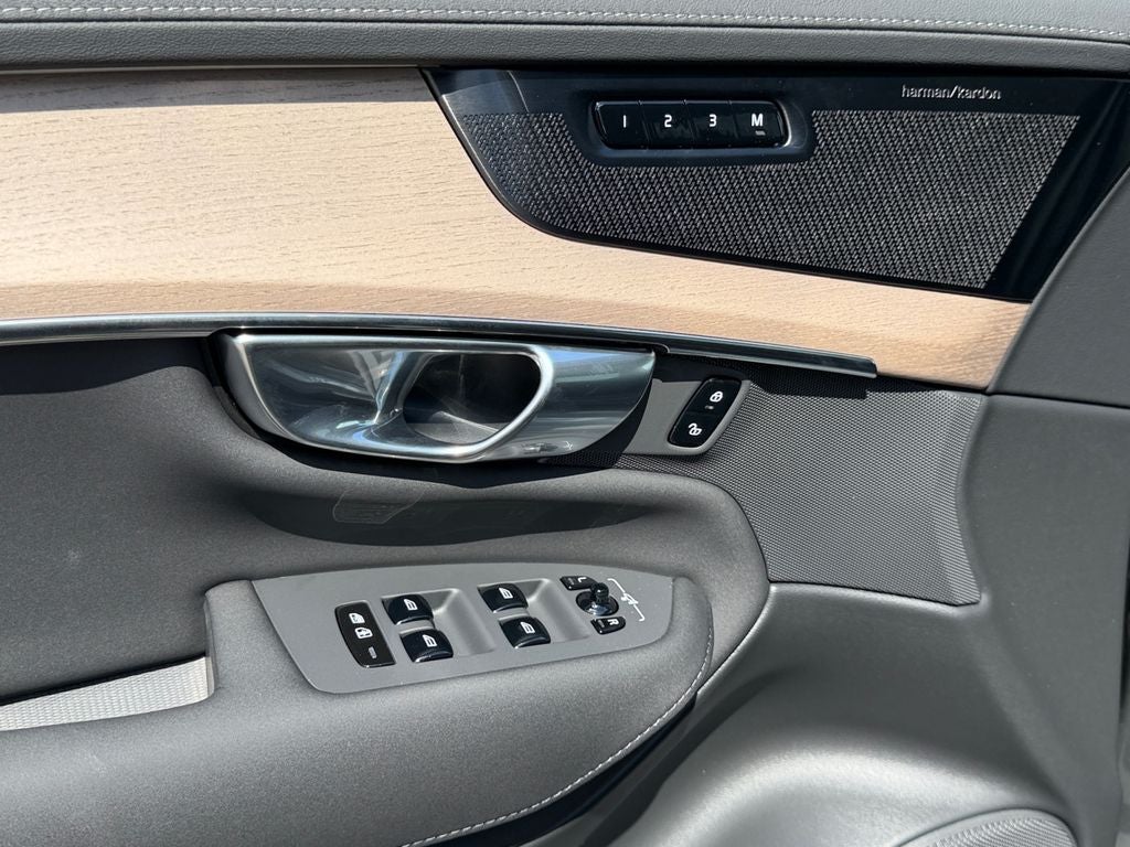 2027 Volvo XC90 B6 Plus 7-Seater