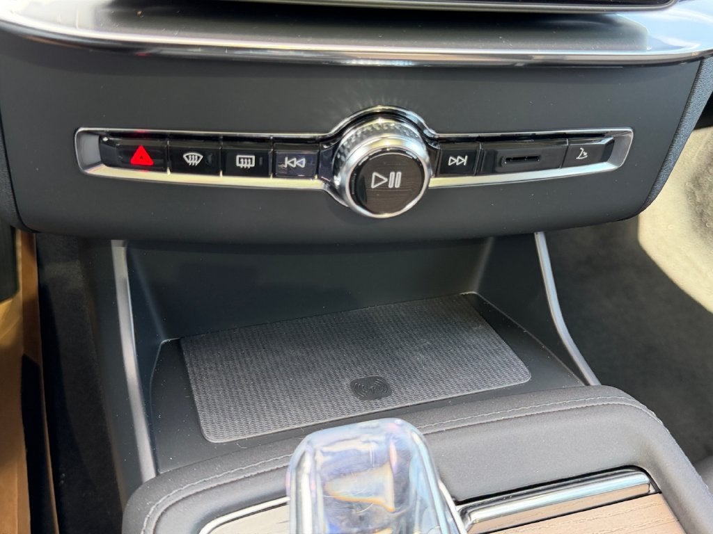 2027 Volvo XC90 B6 Plus 7-Seater