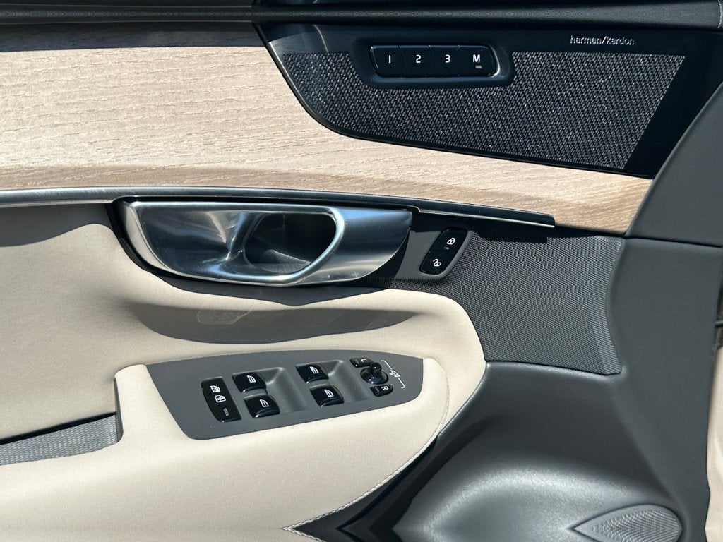 2026 Volvo XC90 B6 Plus 7-Seater