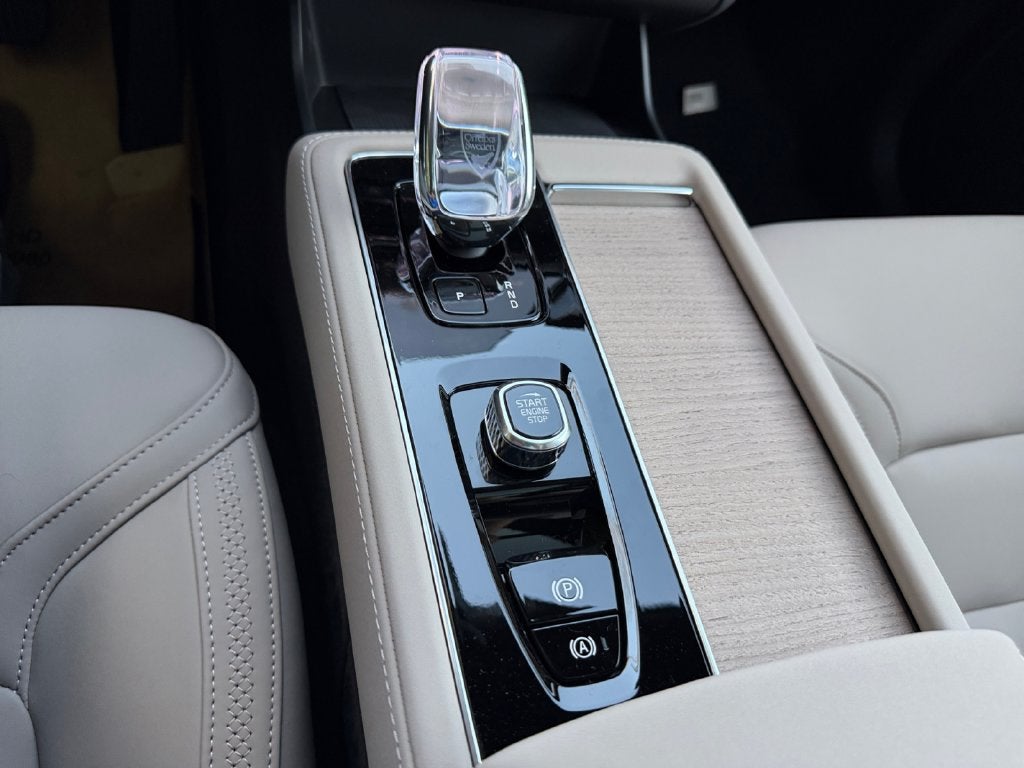2026 Volvo XC90 B6 Plus 7-Seater