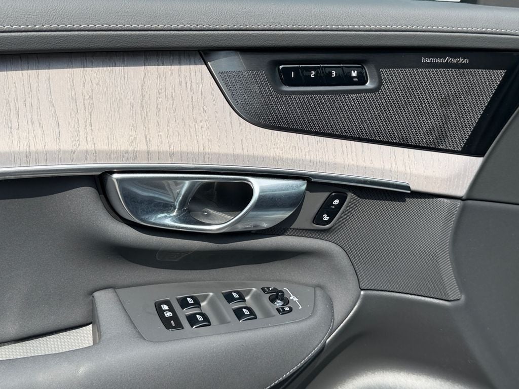 2026 Volvo XC90 B6 Ultra