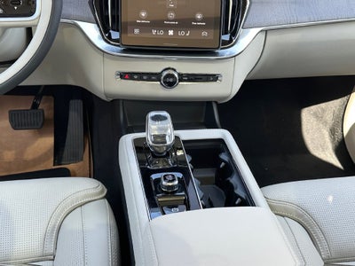 2026 Volvo XC90 B6 Ultra