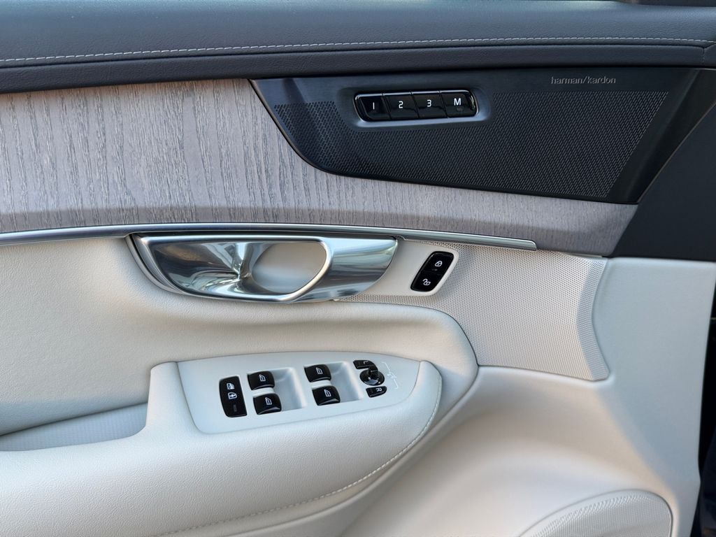 2026 Volvo XC90 B6 Ultra