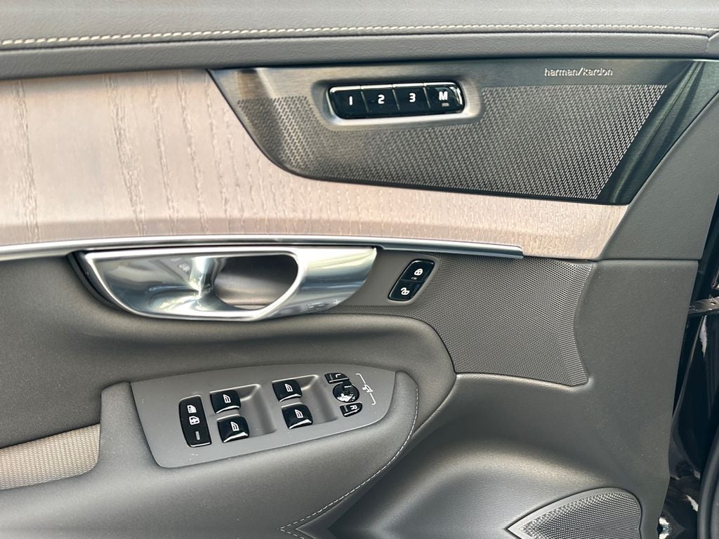 2026 Volvo XC90 B6 Ultra