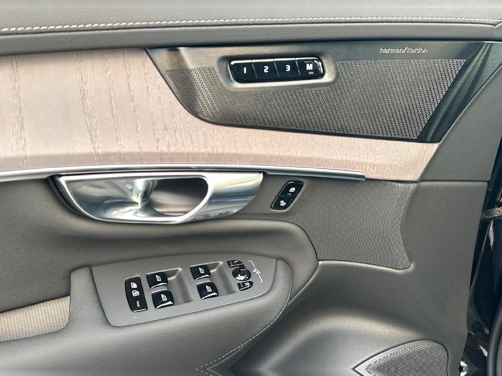 2026 Volvo XC90 B6 Ultra