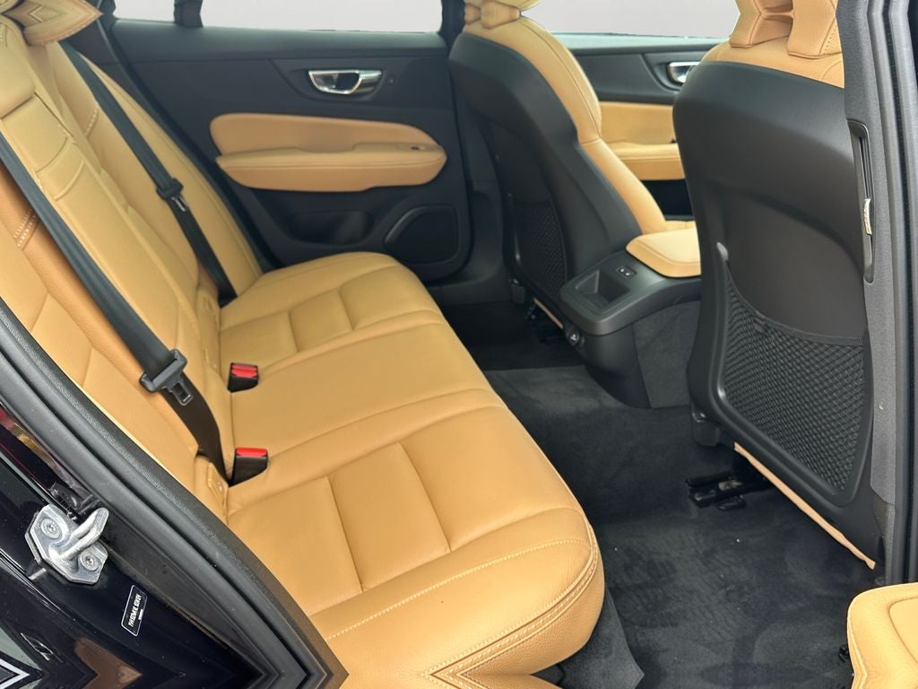 2020 Volvo V60 Cross Country T5