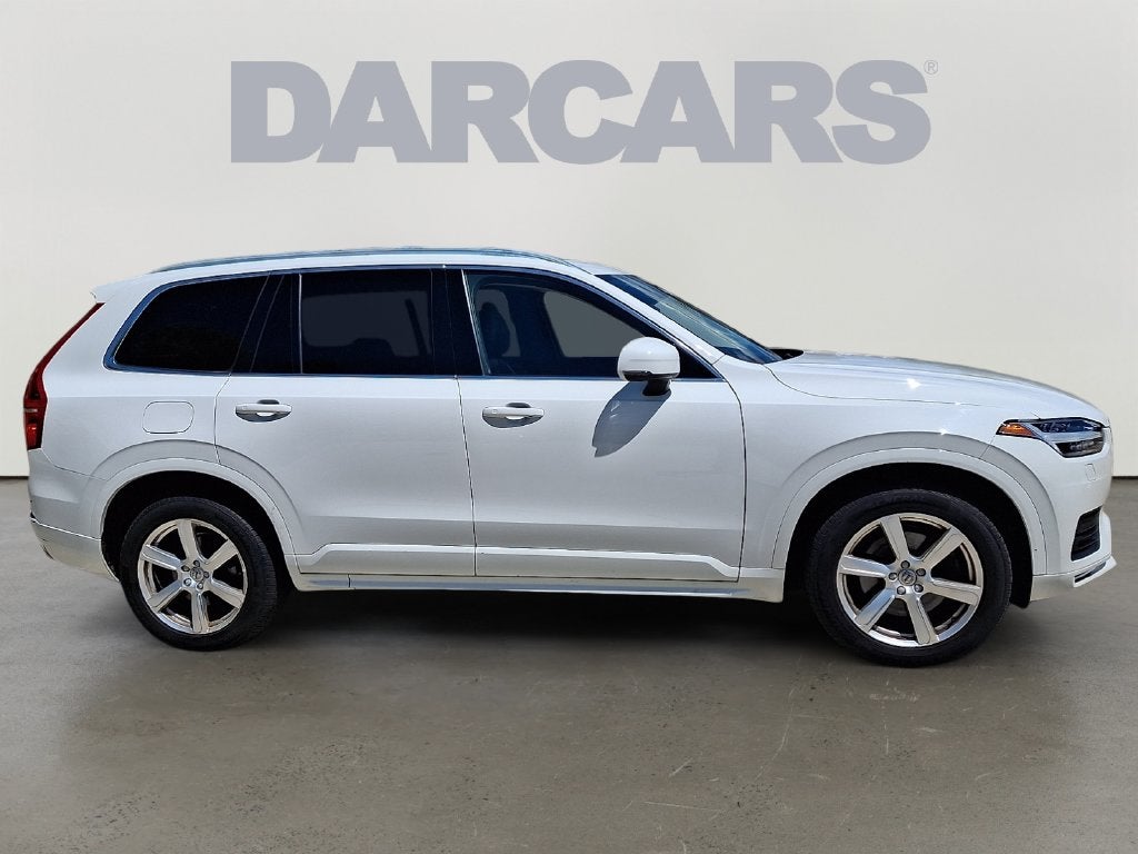 2021 Volvo XC90 T6 Momentum